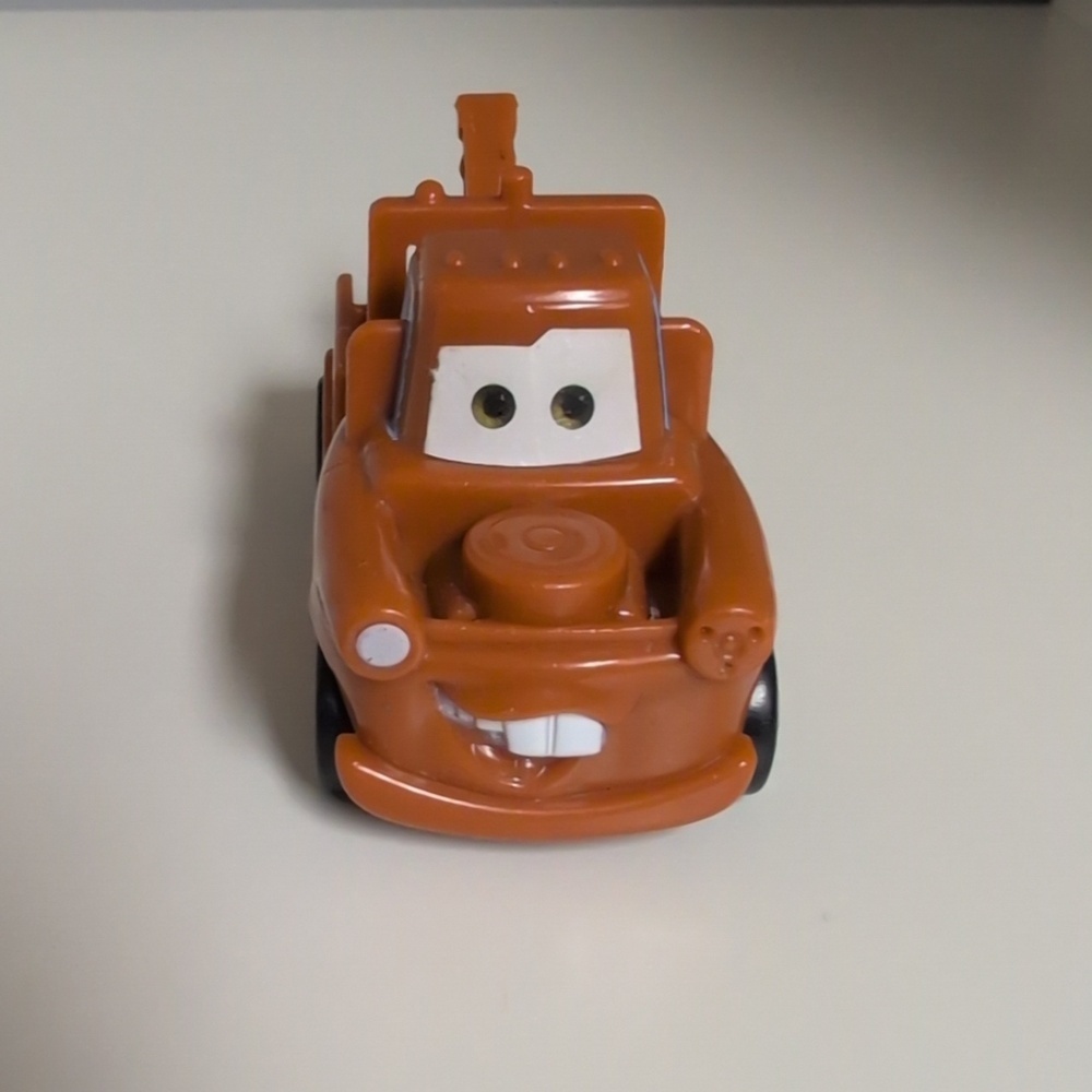 🩷4/$20🩷 Disney CARS Mater Tow Truck Toy